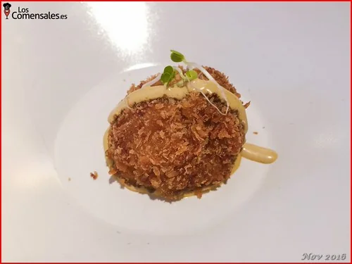 Buñuelo de buey de mar con alcachofa
